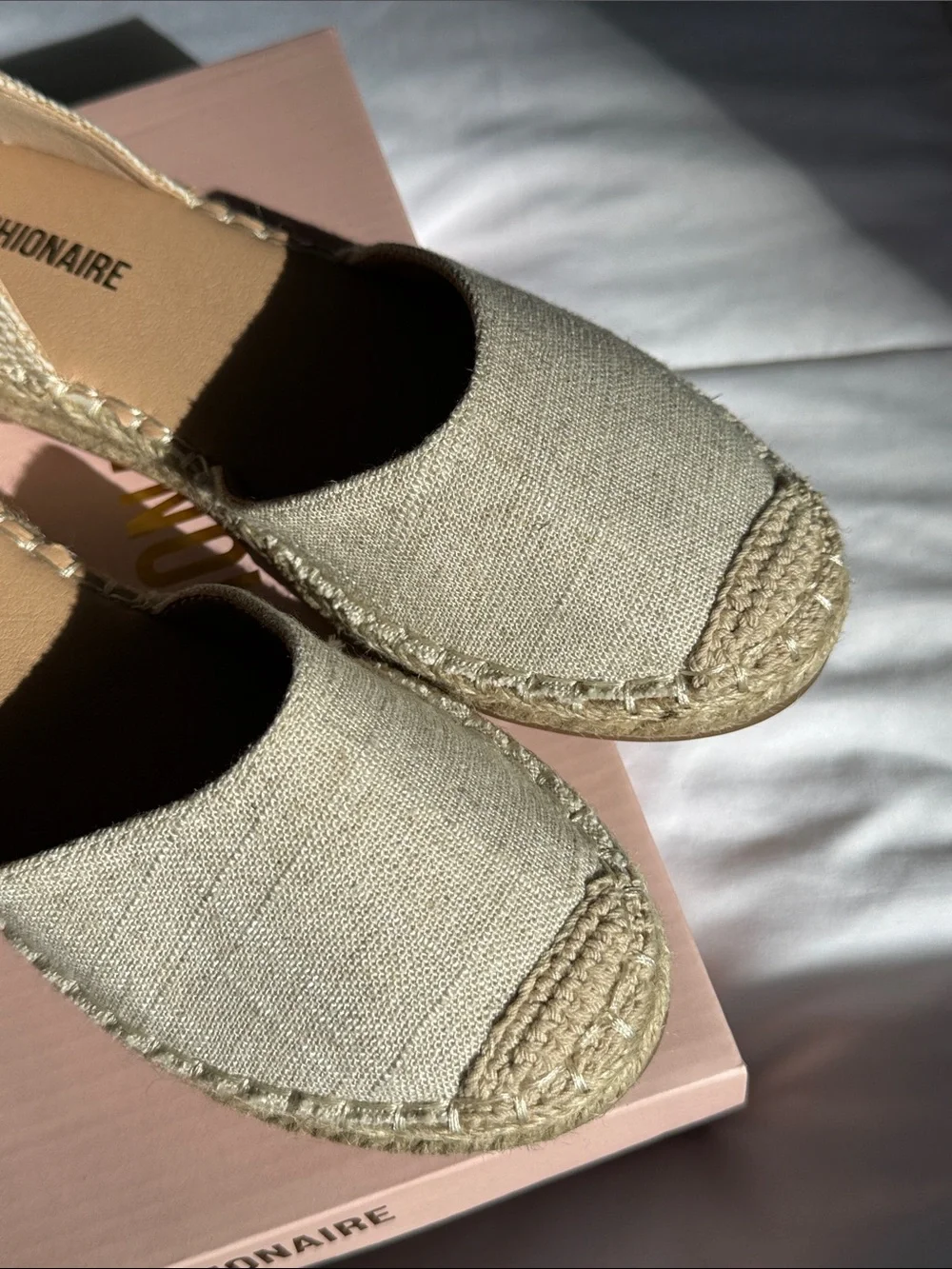 BRAND NEW CUSHIONAIRE Talisa Choclate beige Espadrille Wedge Sandals 7 wide
